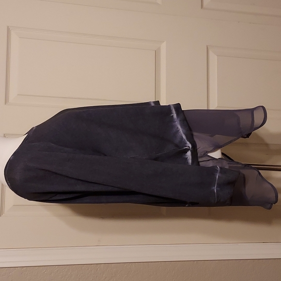 Ladies Top - Picture 2 of 5